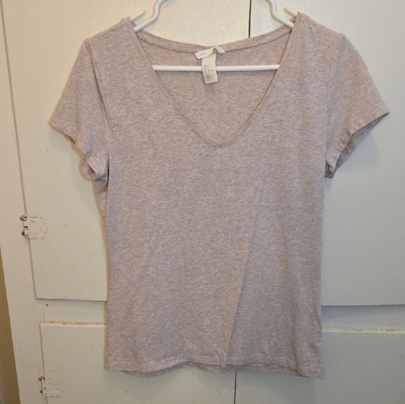 Basic Editions V-Neck Tee (Size Large) - Picture 2 of 2
